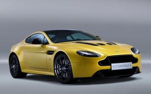 Aston Martin V12 Vantage S 2013 года